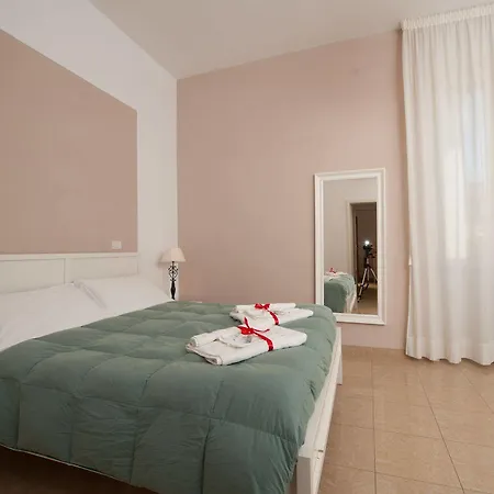 Bed & Breakfast H