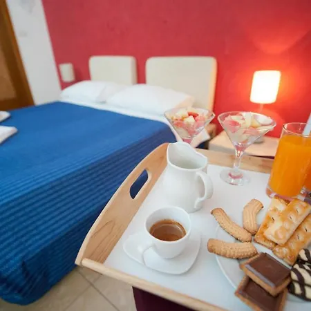 H Bed & Breakfast