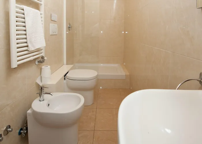 לינה וארוחת בוקר Trilogy Prestige