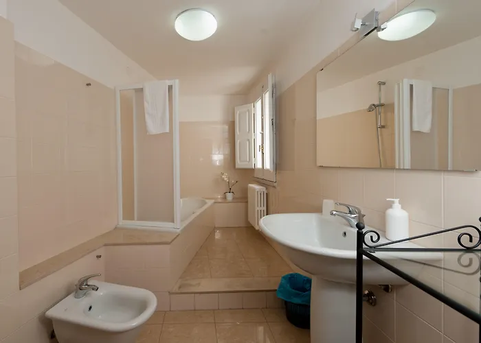 לינה וארוחת בוקר Trilogy Prestige 4*