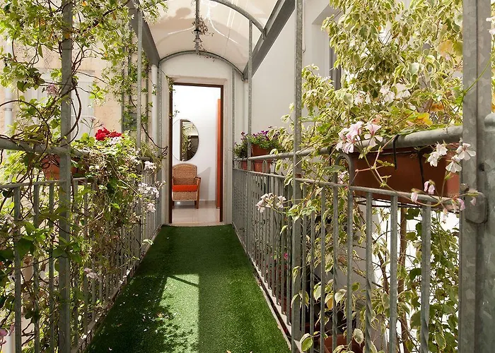 Trilogy Prestige לינה וארוחת בוקר