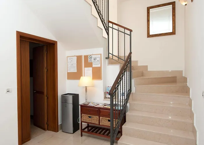 לינה וארוחת בוקר Trilogy Prestige